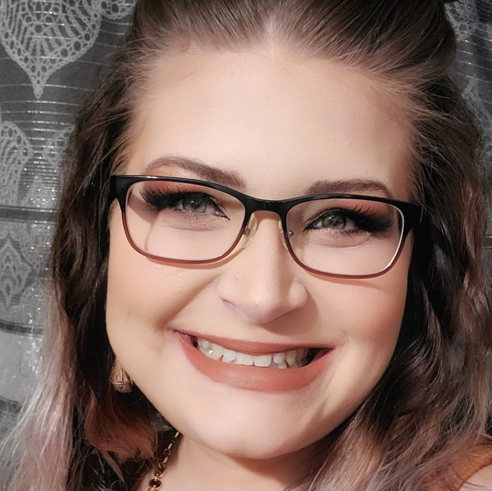 Meet your Posher, Caralee